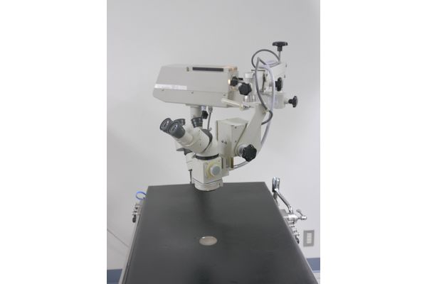 横浜 金沢区の動物病院 マーサ動物病院 医療設備 手術用顕微鏡